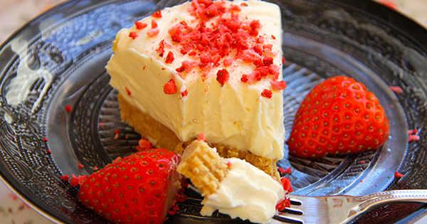 White Chocolate Strawberry Cheesecake