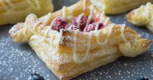 Puff Pastries with Creamy Sauce