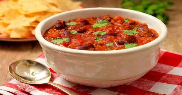 rsz stovetop beef chili 481197 edited 5b1e9db9ba61770037bc7b97