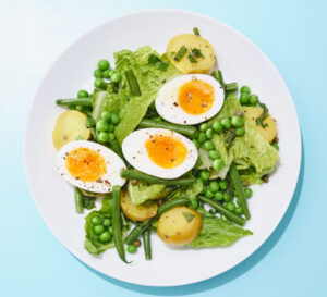 440 400 summer egg salad with basil and peas