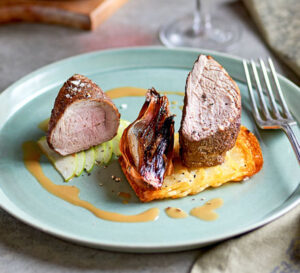 spiced pork fillet with shallots apple